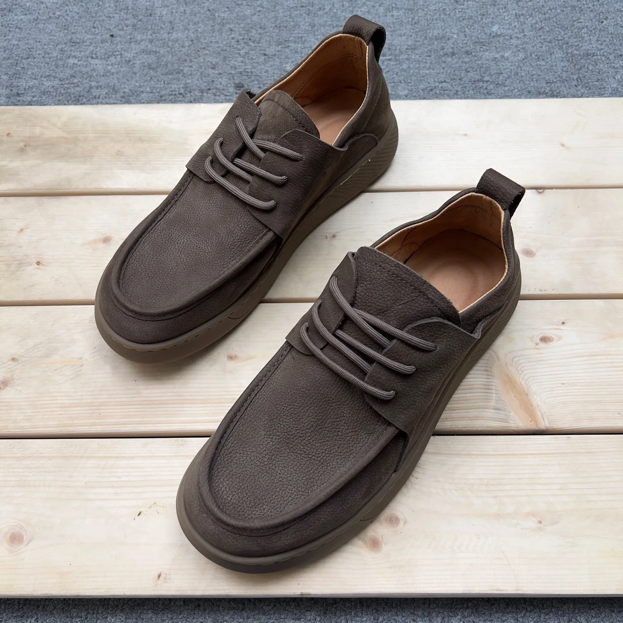 

Leather men's shoes 2026 casual lace up soft sole retro style frosted versatile wide head men's leather shoes