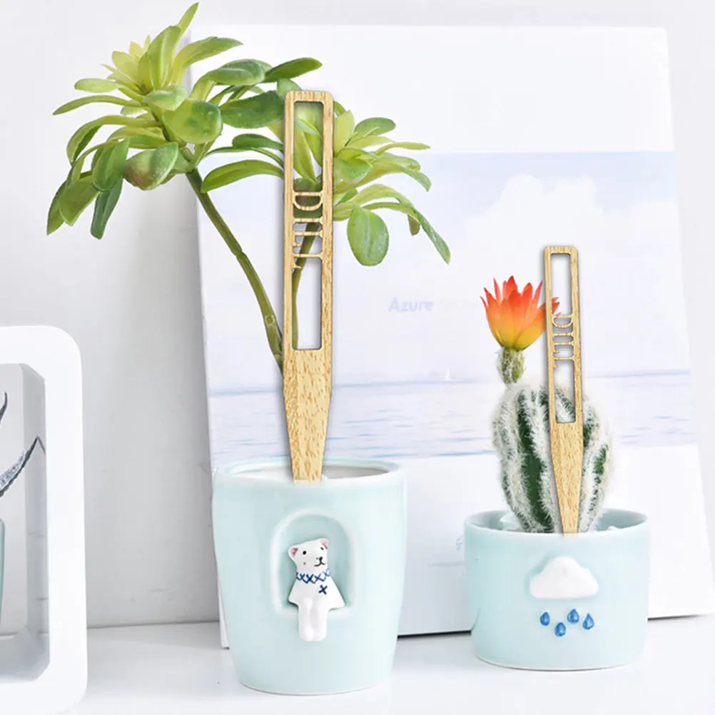 12Pcs Reusable Wooden Plant Labels Creative Gardening Tags Lightweight Easy Carry for Indoor Outdoor Use Garden Decorations