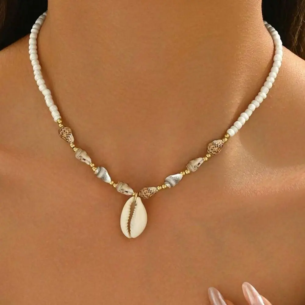Beach Style Seashell Necklace for Women Handmade Natural Conch Pendant Beaded Choker Ocean Style Starfish Necklace Jewelry