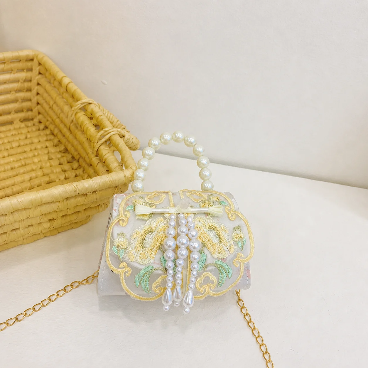 Kids Girls Crossbody Bag Pearl Kids Handbag Pearl Handle Handbag Magnetic Adjustable Chain Crossbody Bag For Family Trips Hanfu