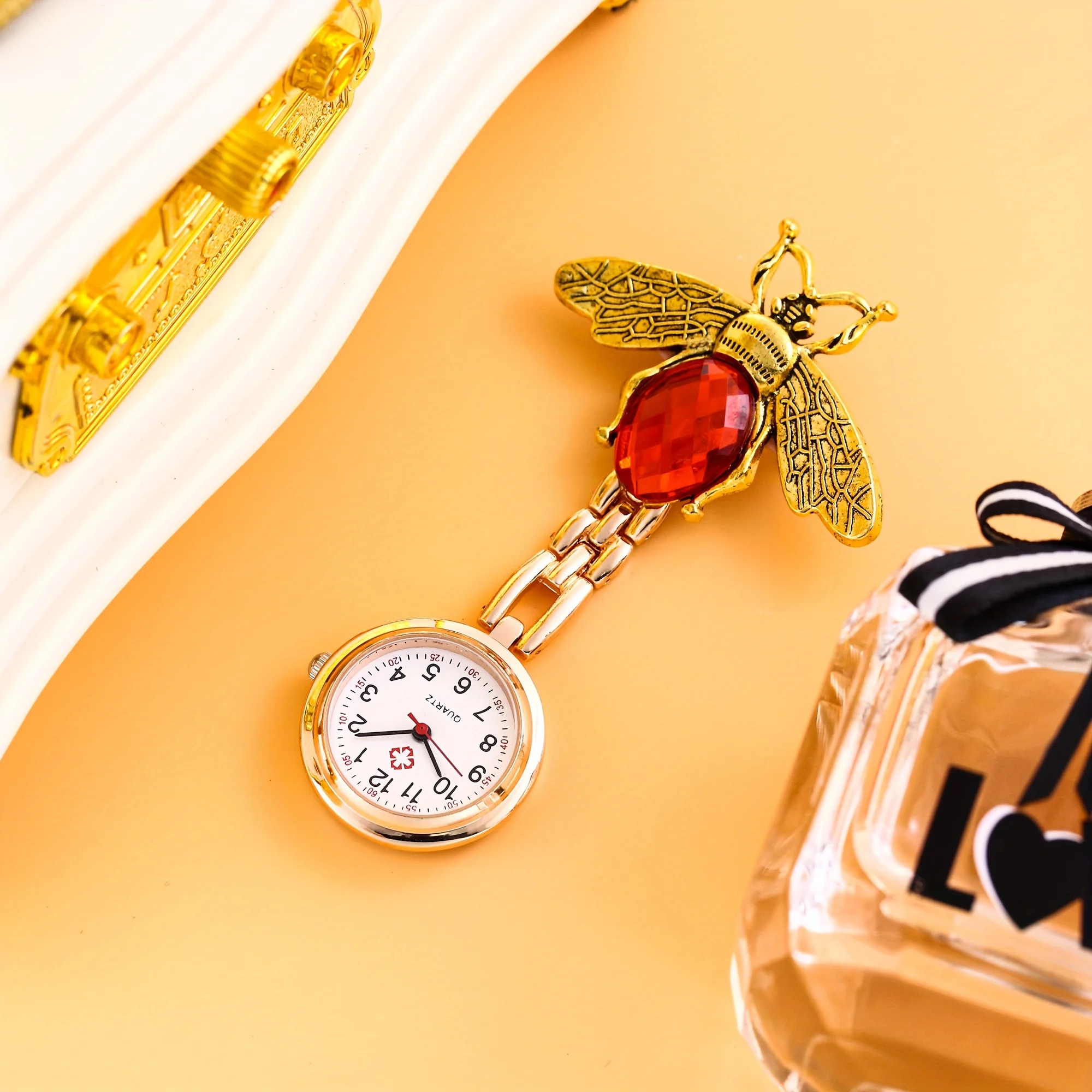 Cartoon Bee Hanging Watch Nurse Hanging Watch Butterfly Pocket Watch Portable Male and Female Student Chest Watch Pin Table