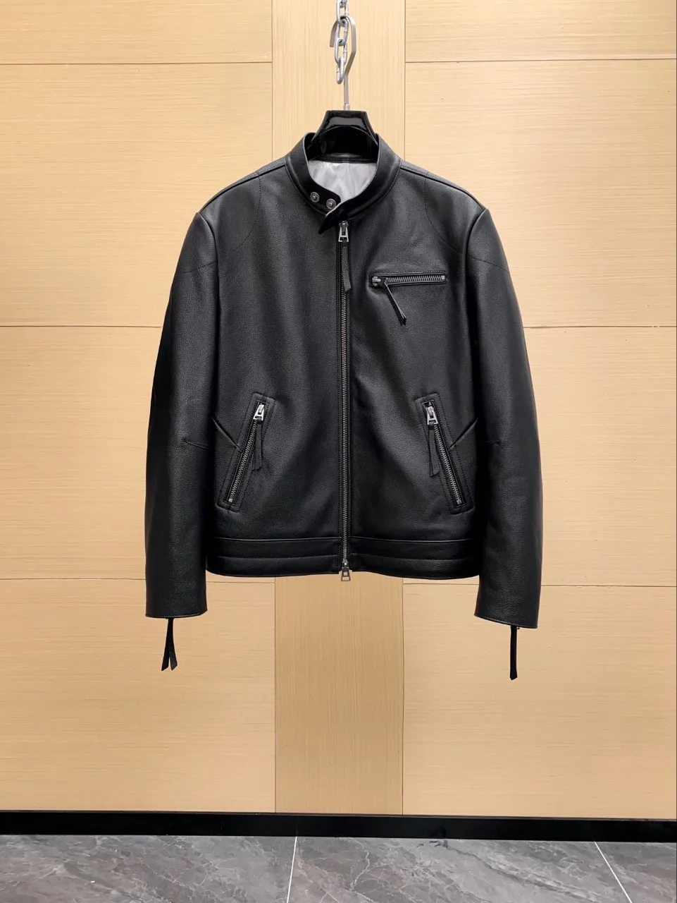 Mens Slim Fit Cowhide Leather Jacket 2026 Winter New Stand Collar Zip Front Motorcycle