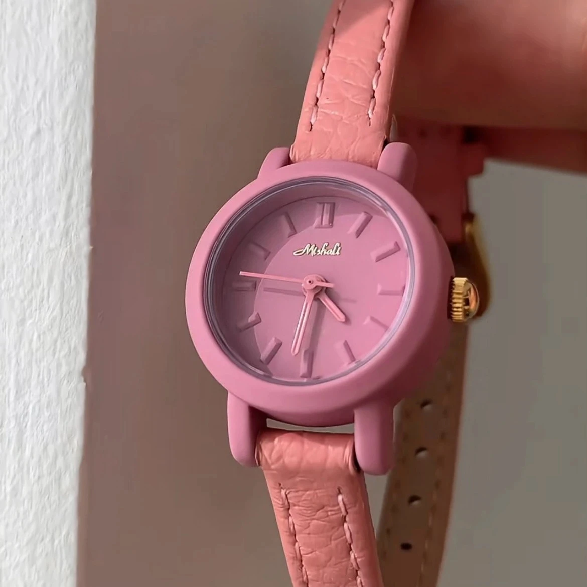 새로운 인기 여성 시계 캔디 컬러 정품 가죽 벨트 소녀 귀여운 숙녀 시계 학생 시계 작은 라운드