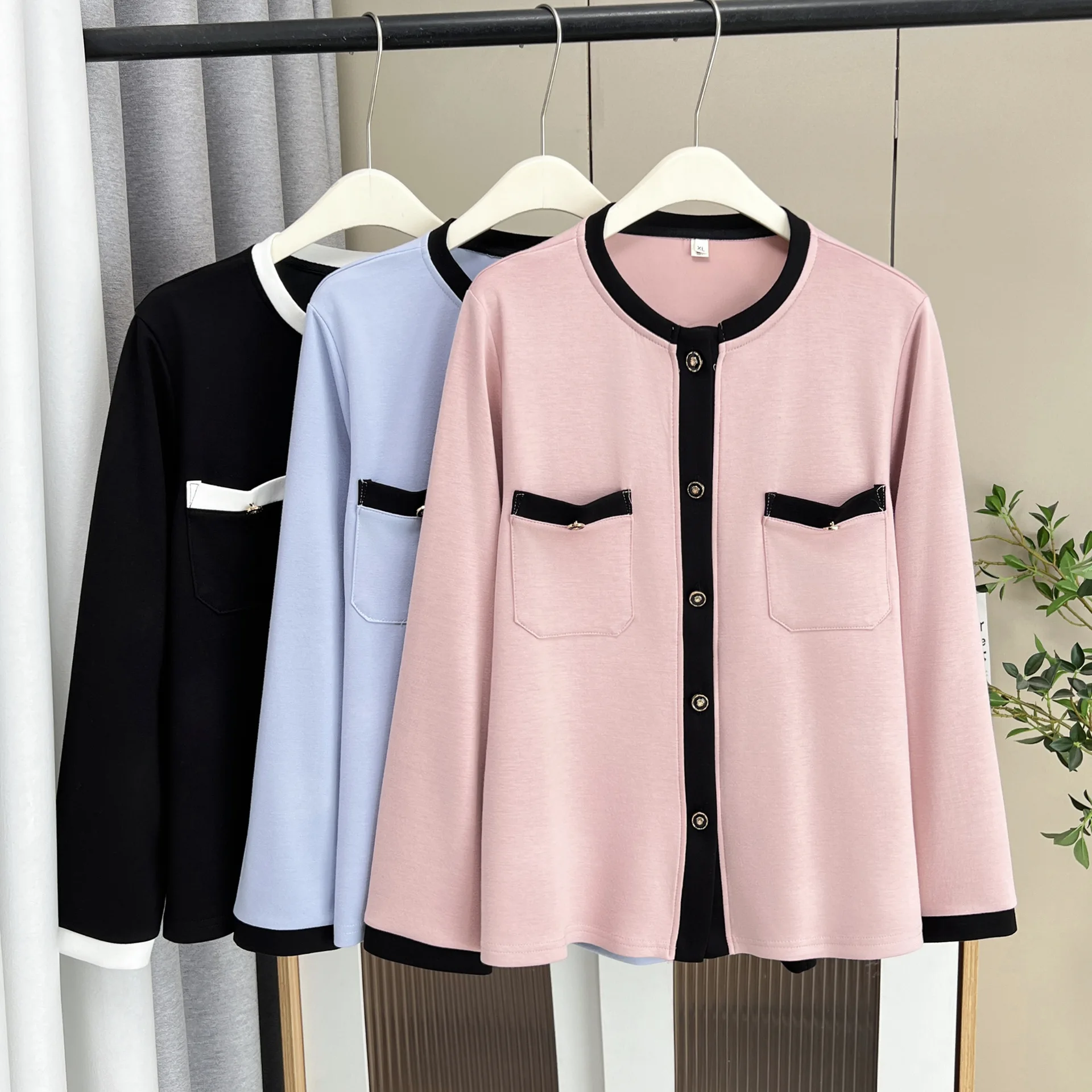 Plus Size Women's Blouses Autumn New Style Long Sleeved Top Chic Design O-Neck Shirt 990