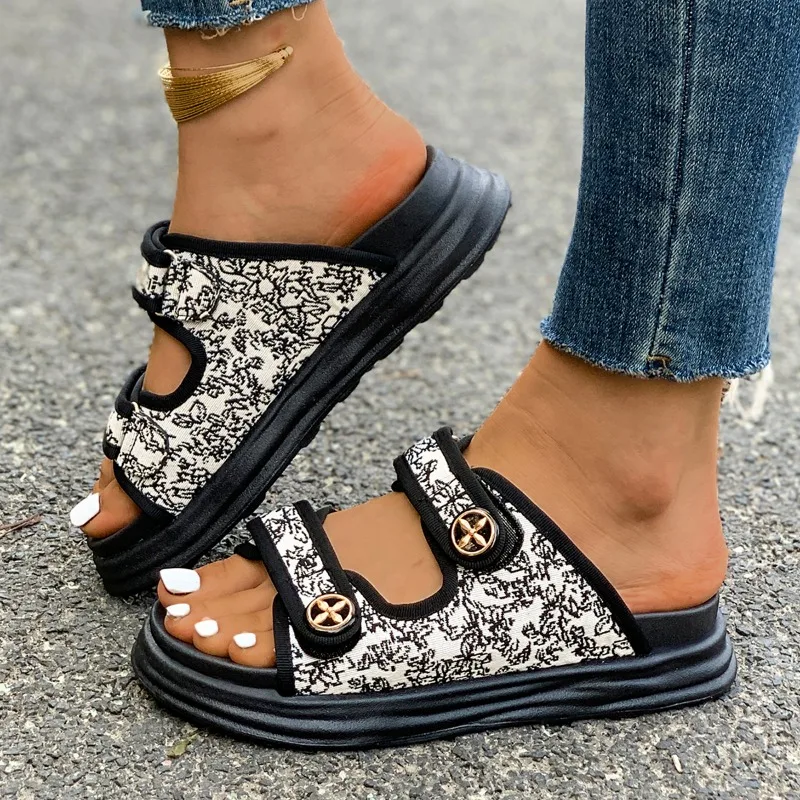 جديد إمرأة عادية الرومانية مصمم صنادل أرضية الشقق الصيف في الهواء الطلق أحذية الشاطئ الصنادل المريحة 2024 الاتجاه الأحذية للنساء