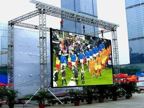 Hoogwaardig full color P2.6 P2.9 P3.9 P4.8 binnen- en buiten waterdicht gigantisch LED videowall evenementenverhuur podiumscherm