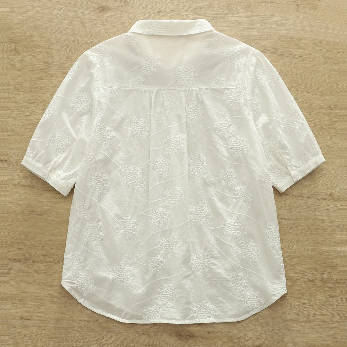 ใหม่2025ฤดูร้อนผ้าฝ้ายแขนสั้นเสื้อผู้หญิงLapel Dandelionเย็บปักถักร้อย, MoriสาวRetro OLเดินทางเสื้อหลวมT54336CC