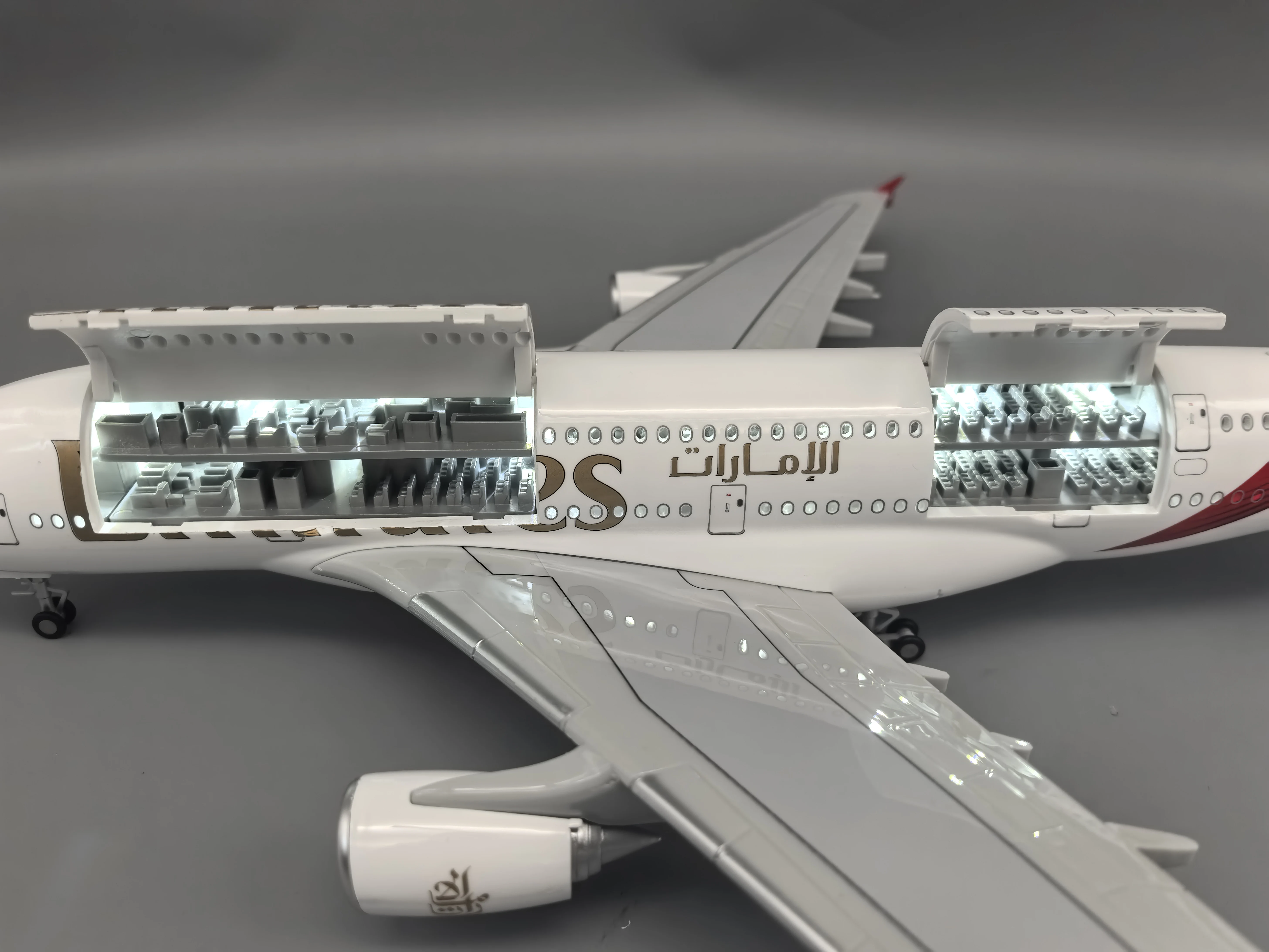 新しいエアバス A380 UAE/エミレーツモデル飛行機 18 インチ大型モデル