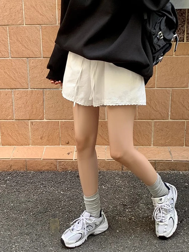 

Стильные весенние шорты с широкими штанинами и эластичным поясом, с кружевными вставками, однотонные, с высокой талией, прямого кроя, для женщин