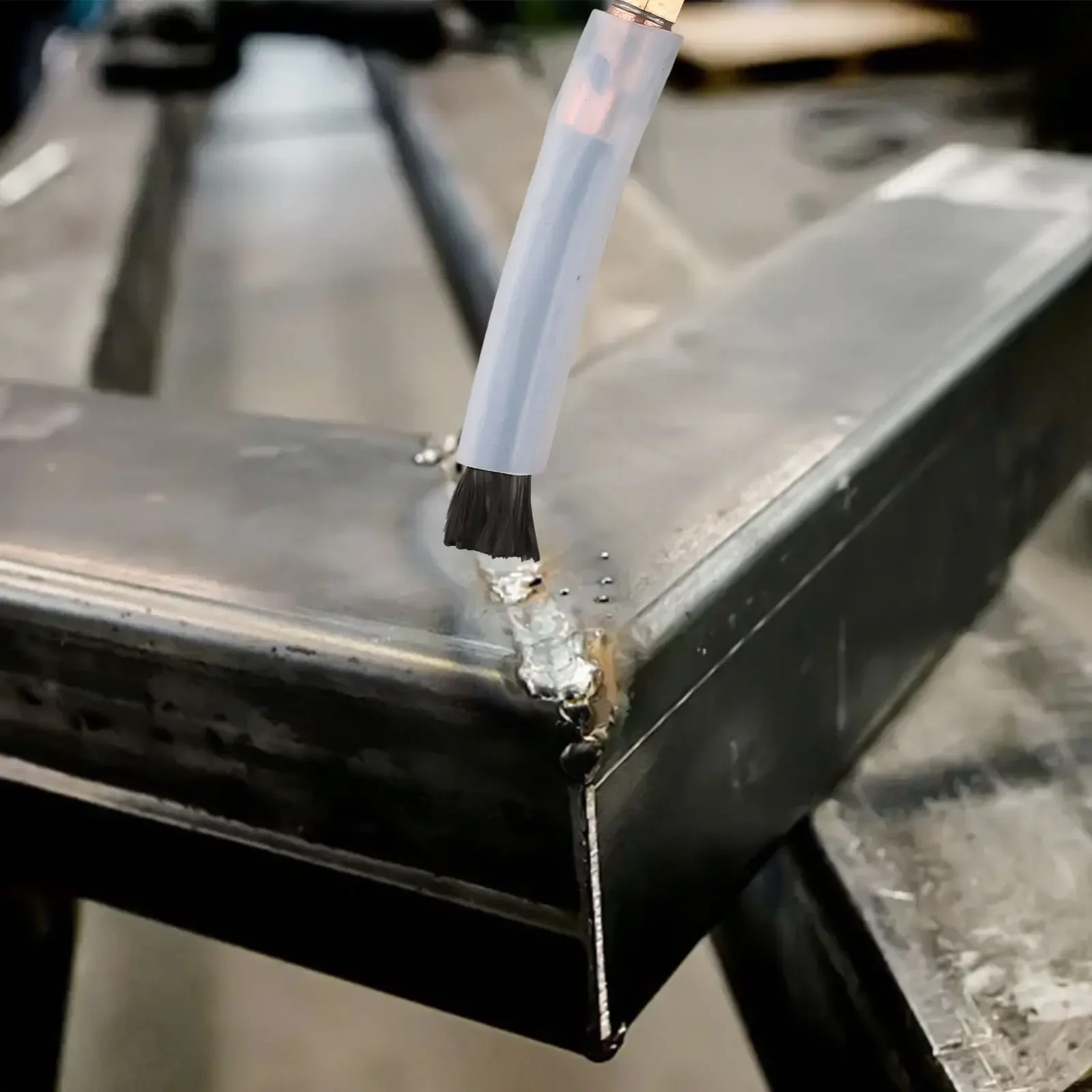 

Complete Your Welding Kit with This 3pcs Carbon Fiber Brush Set Designed Specifically for Effective Seam Pickling (M6/M8/M10)