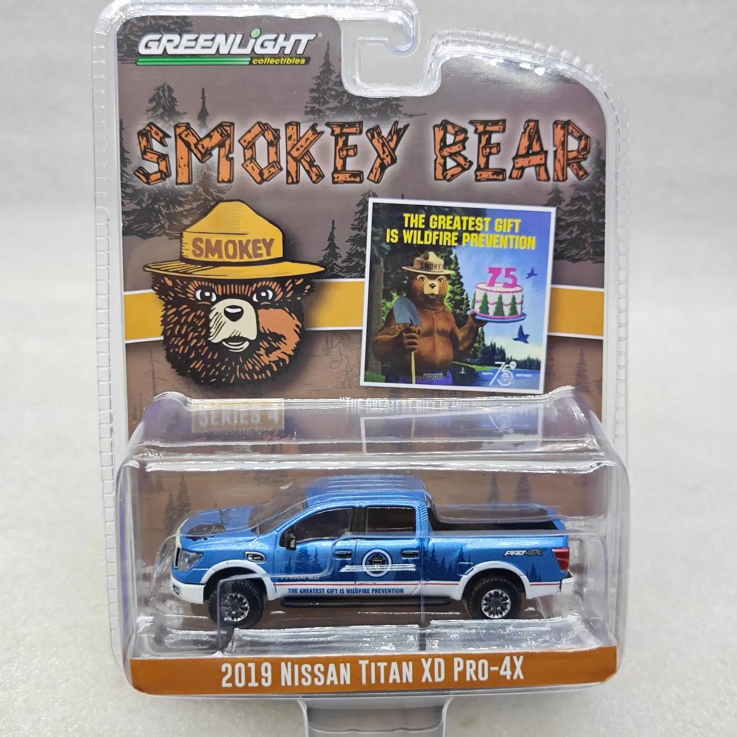 グリーンライト-1-64-スモークドベア-シリーズ-4-2019-日産-タイタン-xd-pro-4x-ダイキャスト合金車モデル-コレクタブル