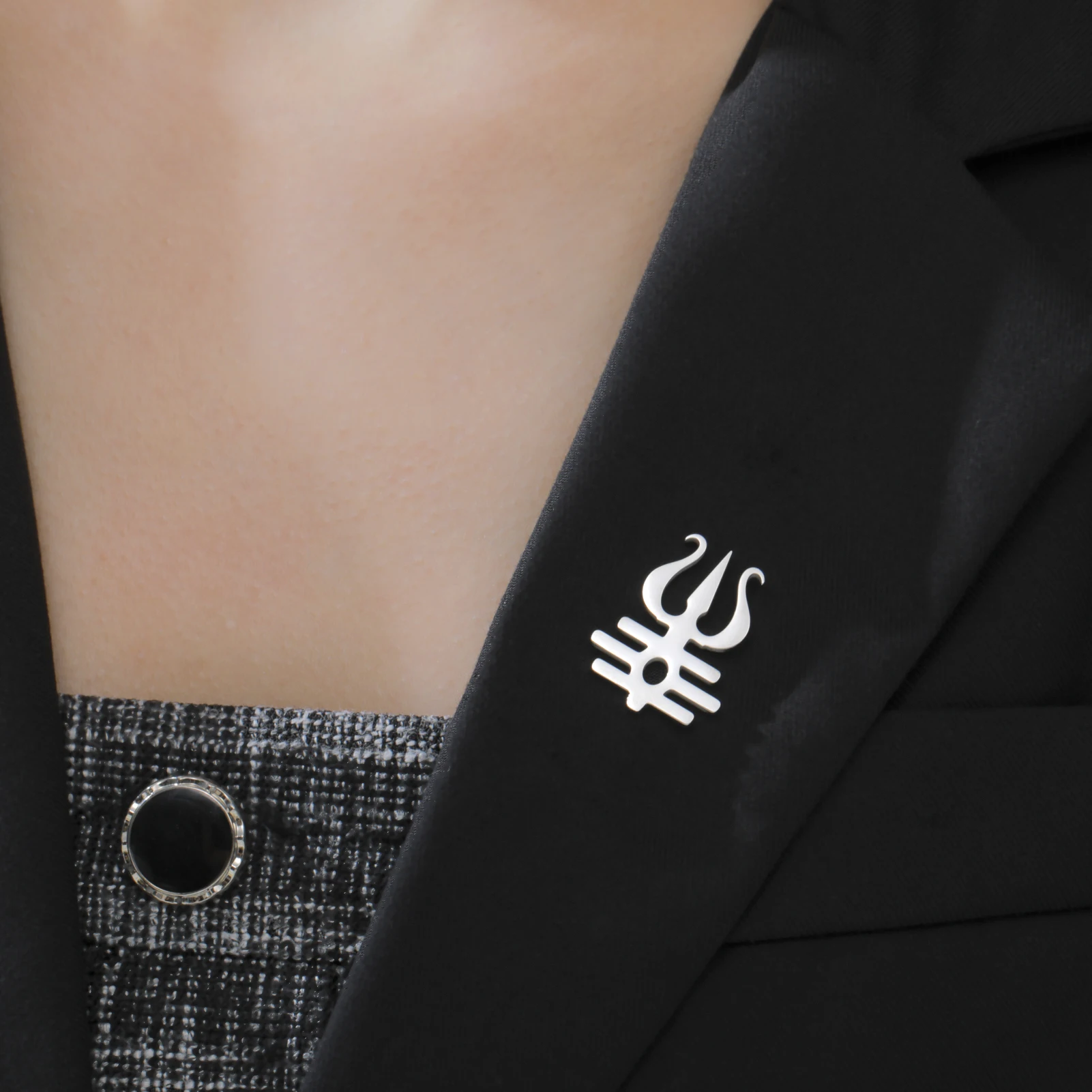 Sipuris الهند تاميل Om رمز مع ترايدنت دبوس بروش للرجال الفولاذ المقاوم للصدأ Om شيفا رمز اليوغا خمر تعويذة مجوهرات