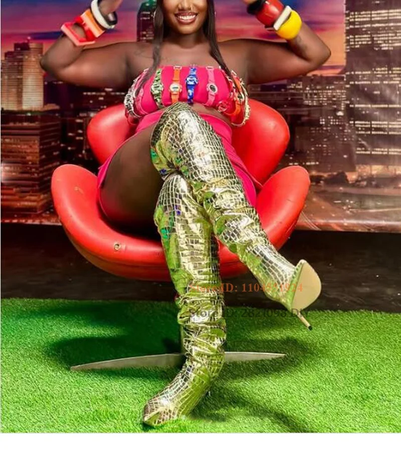 

Шикарные ботинки выше колена с острым носком, серебристый узор из змеиной кожи, тонкие сапоги выше колена на шпильке, женские высокие сапоги до бедра