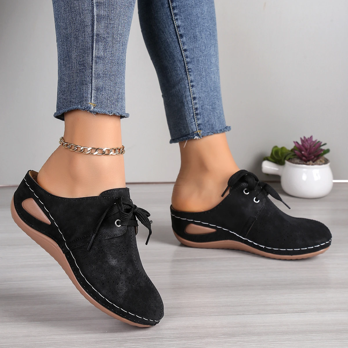 Zapatillas de cuña de punta redonda para mujer, zapatos informales de diseñador de moda, zapatillas de cuña cómodas Retro, deslizantes de verano