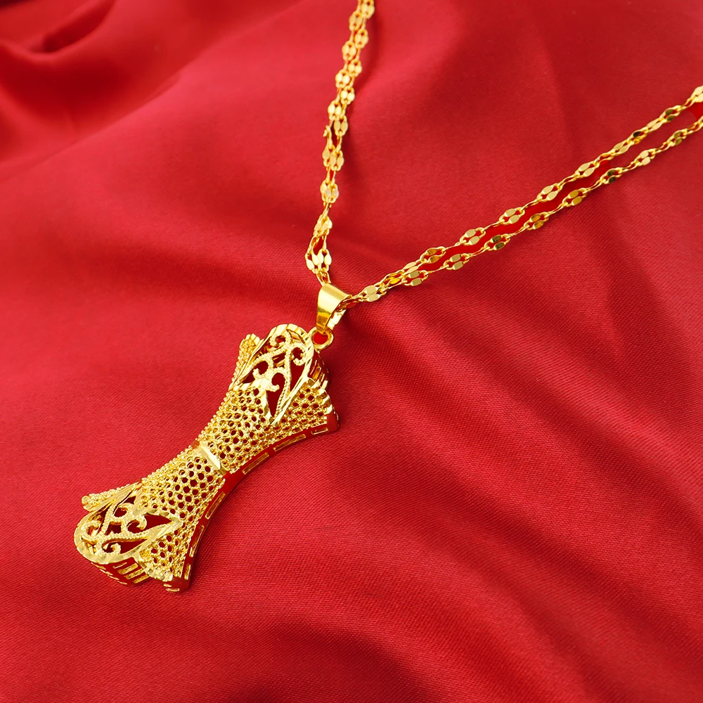 Vergoldetes, leichtes Luxus-Schmuckset mit Halskette und Ohrringen für Damen, Charm-Hohlschmuck für Alltag, Party, Hochzeit, Dating und Geschenke – Detail 6