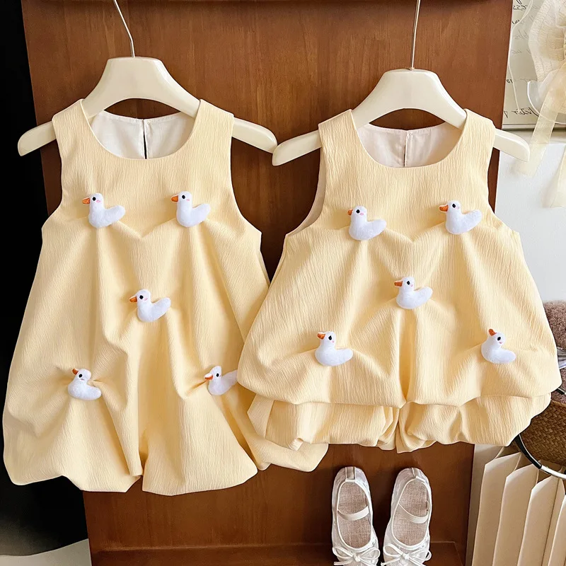 Children\'s Summer Dresses Girls Summer New Dress Shorts Set Female Baby Peplum Sleeveless Set Cute Duck Yangqi Bud Dresses