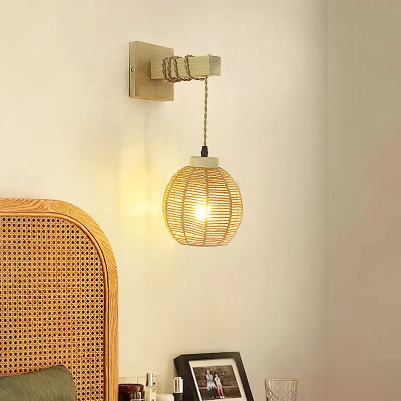 Japońska rattanowa lampa ścienna Kreatywna ręcznie robiona drewniana lampa Salon Jadalnia Sypialnia Lampka nocna Wiejski retro kinkiet