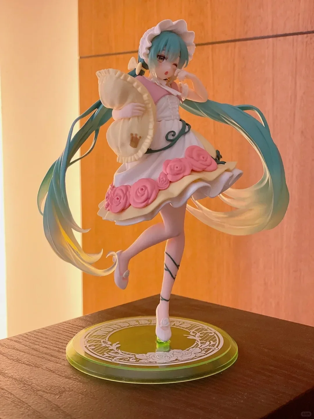 

Original Hatsune Miku Action Figures Wonderland Sleeping Beauty Ver Love Sailor Kawaii Girl Figurines Pvc Model Statue Kids Gift