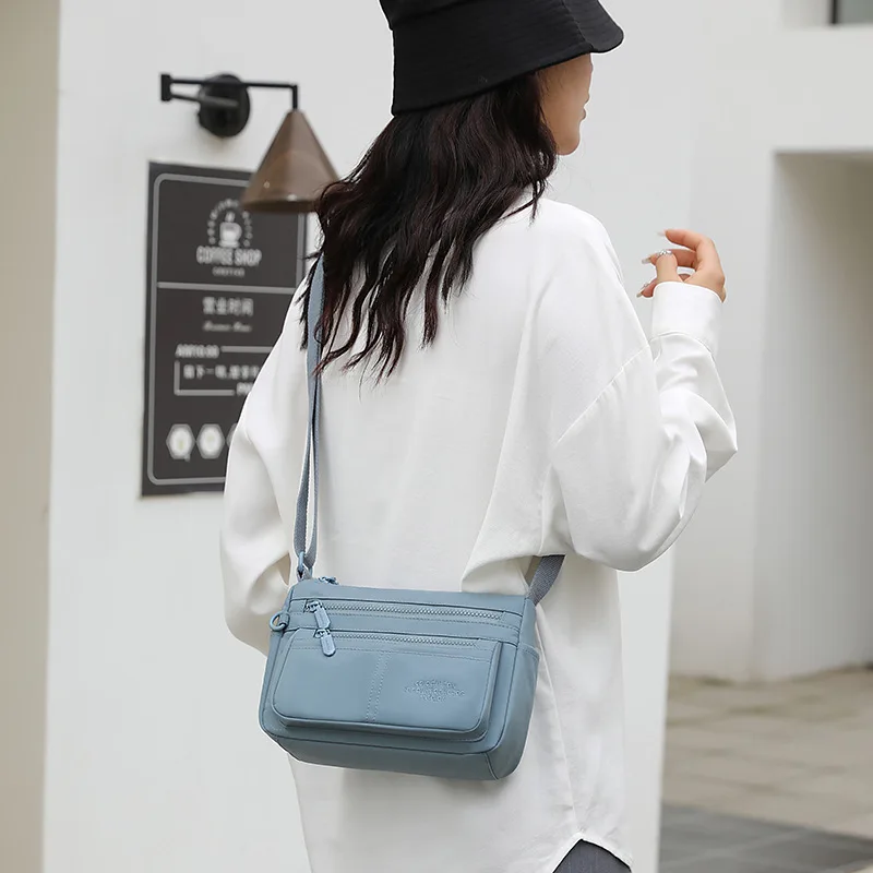 

Colorful Fox New 2025 Women's Versatile Nylon Shoulder Bag Simple Casual Commuter Light Messenger Bag