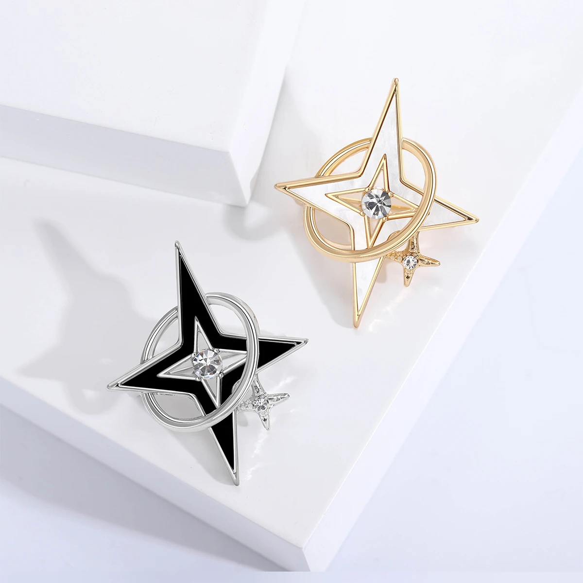 Luxury Rhinestones Cross Starlights Brooches for Women Unisex Couple High-ends Pins Banquets Party Gifts Jewelry Accessories