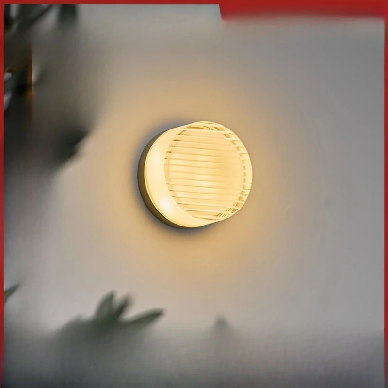 

Modern creative potato chip wall lamp Nordic minimalist corridor lamp Bedroom bedside staircase mirror front ambient lamp