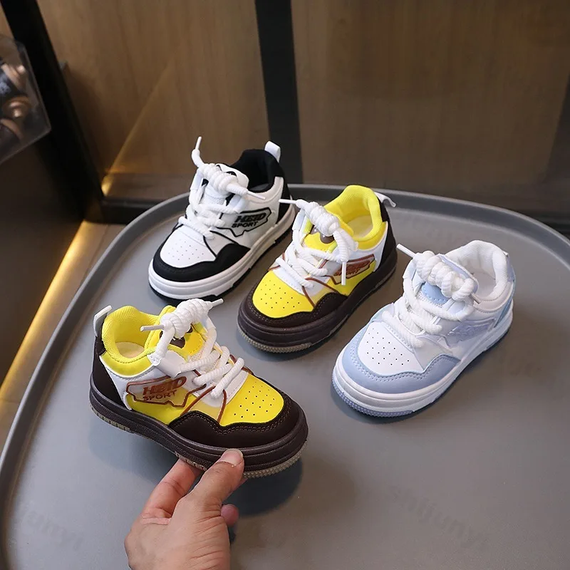 

Детская спортивная повседневная обувь, весна 2024, модная тенденция для мальчиков, дизайнерская обувь с цветными блоками, удобные кроссовки на мягкой подошве для девочек