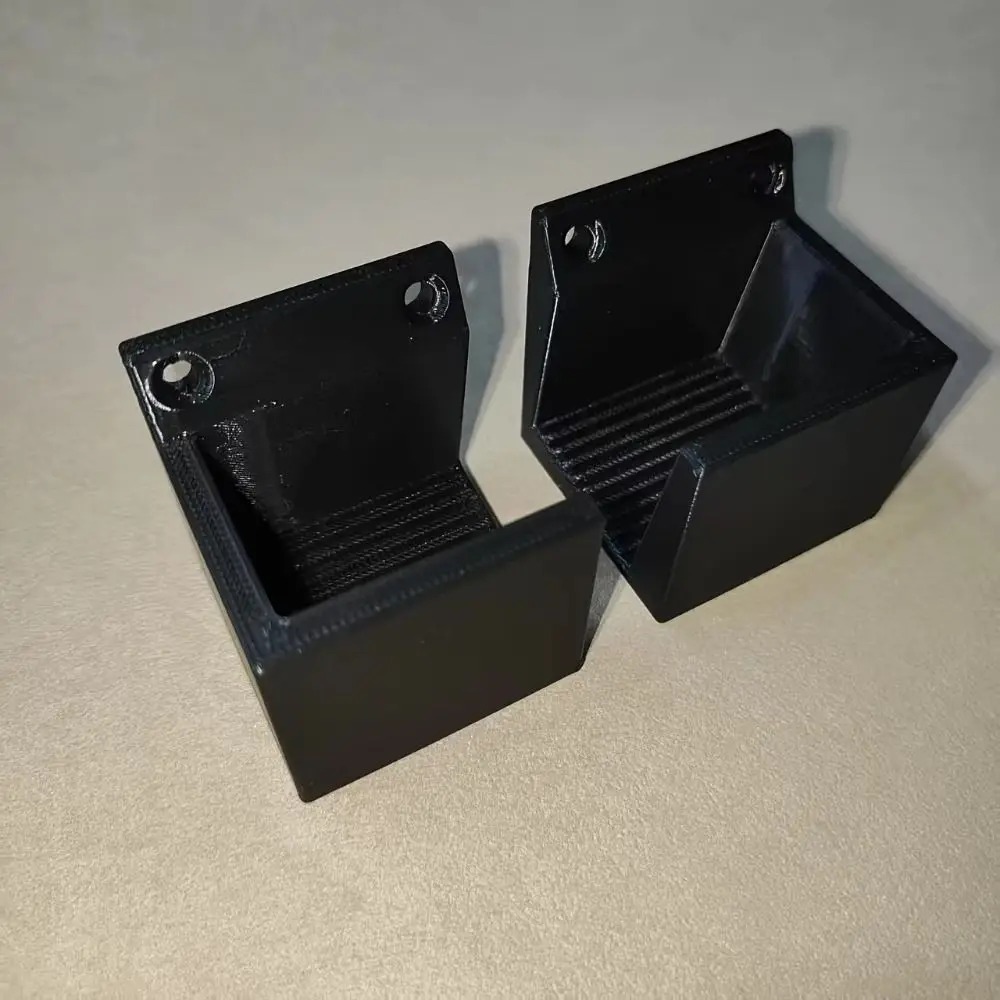 2PCS Plastic Wall Mounted Storage Rack Open Front Mounting Holes Level Tool Holder Ribbed Base Space Saving Wall Mount Holder