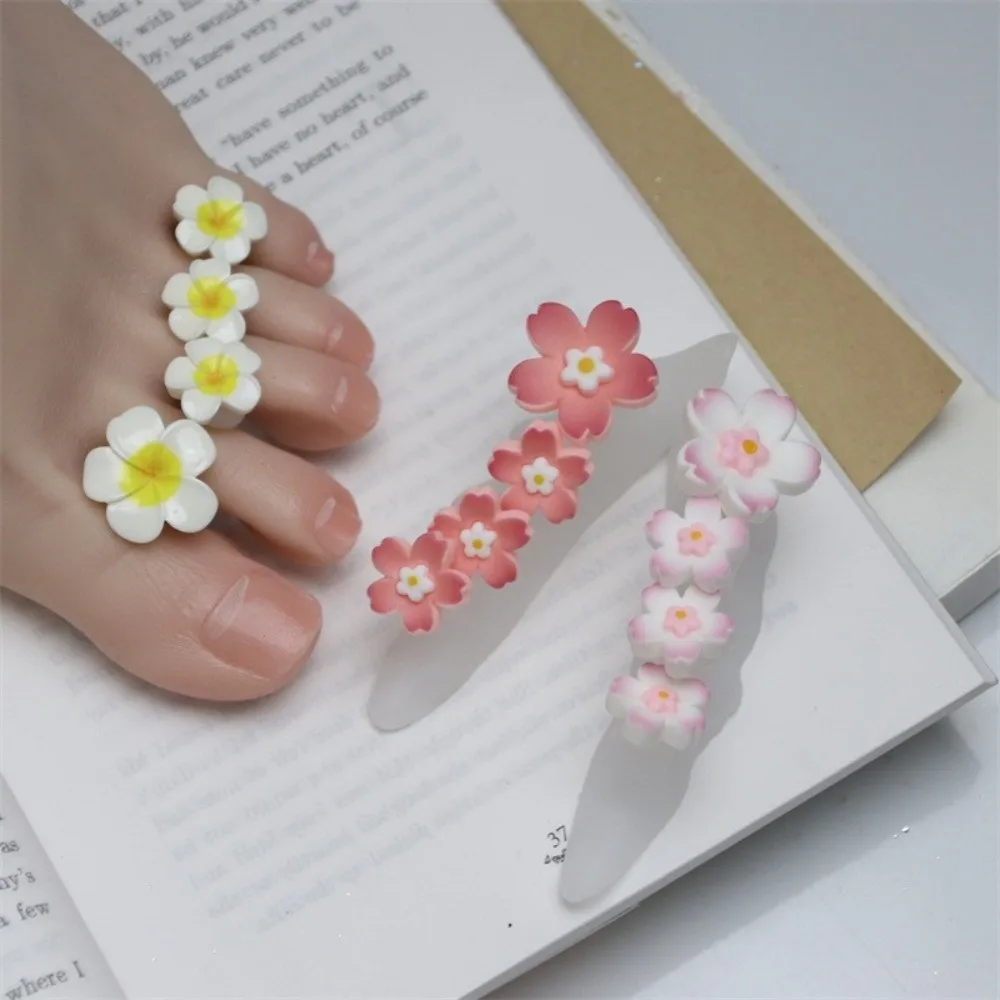 Soft Silicone Nail Art Separators Flower Design Reusable Toe Separators Non-Slip Flexible Nail Art Applicator Nail Studio