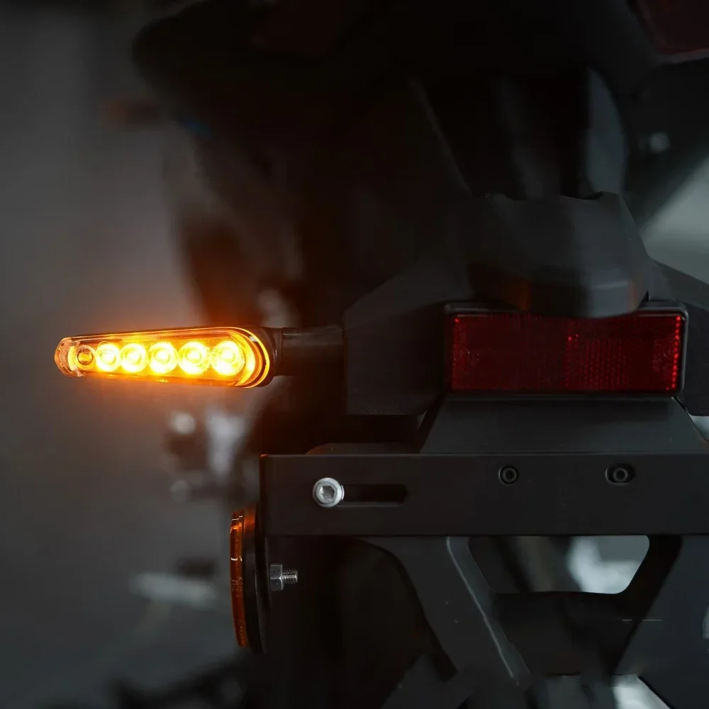 إشارة الانعطاف المستخدمة من السلسلة كاملة QJMOTOR لـ QJMOTOR SRK SRV 450 500 أضواء المؤشر SRK 921 300 SRK 800 550 350