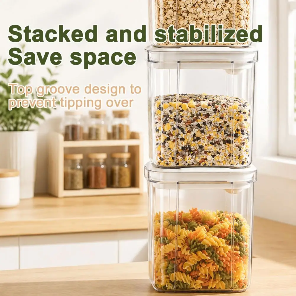 Comes with a matching scoop integrated design, making quantitative feeding clean and hygienic without spilling ingredients
