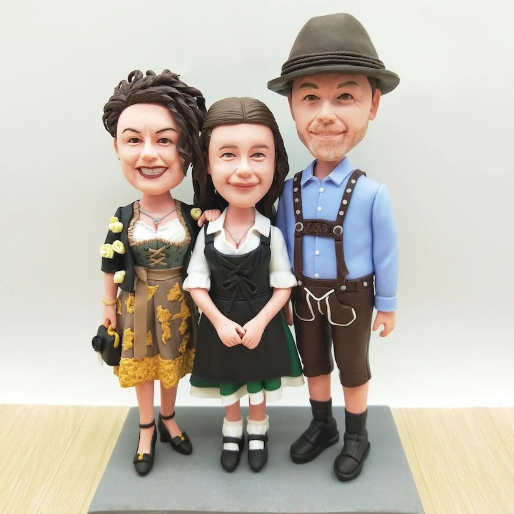 

Handmade Custom Bobble Head Clay Figurine Keepsake for Parents Couple Wedding Birthday Anniversary Personalized Figurines