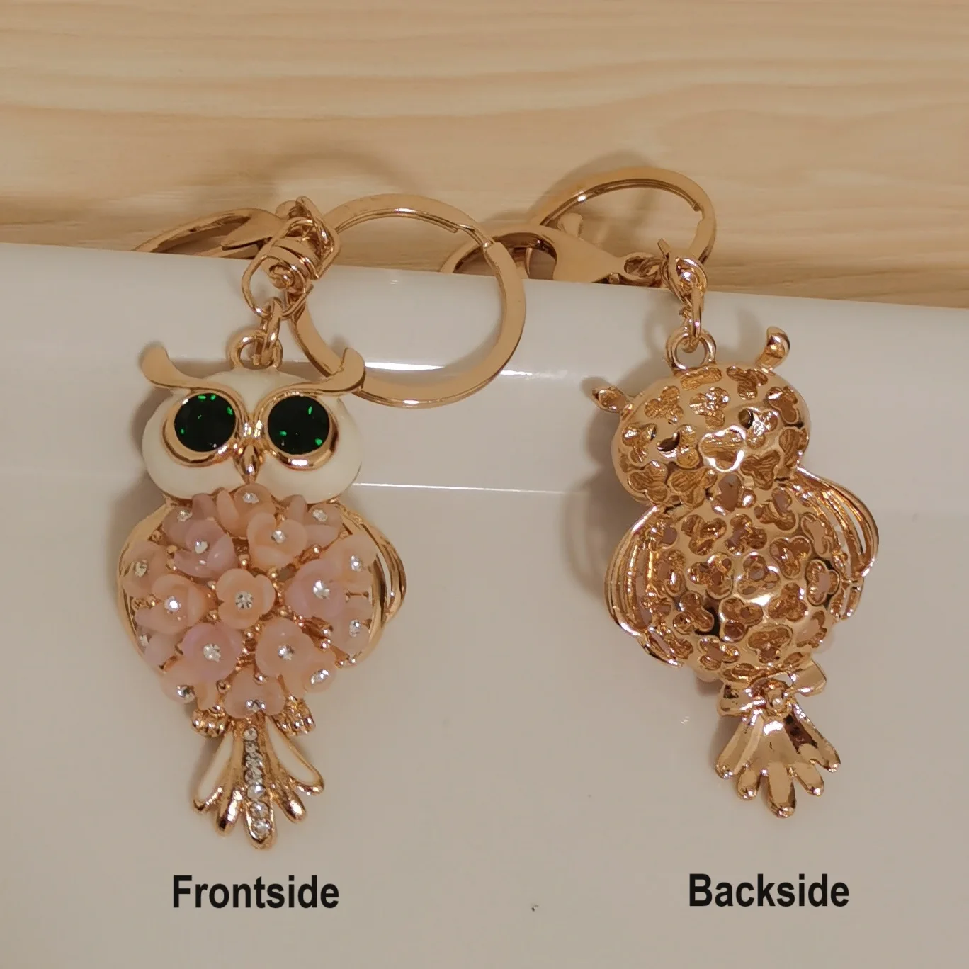 Cute owl-shaped pendant keychain