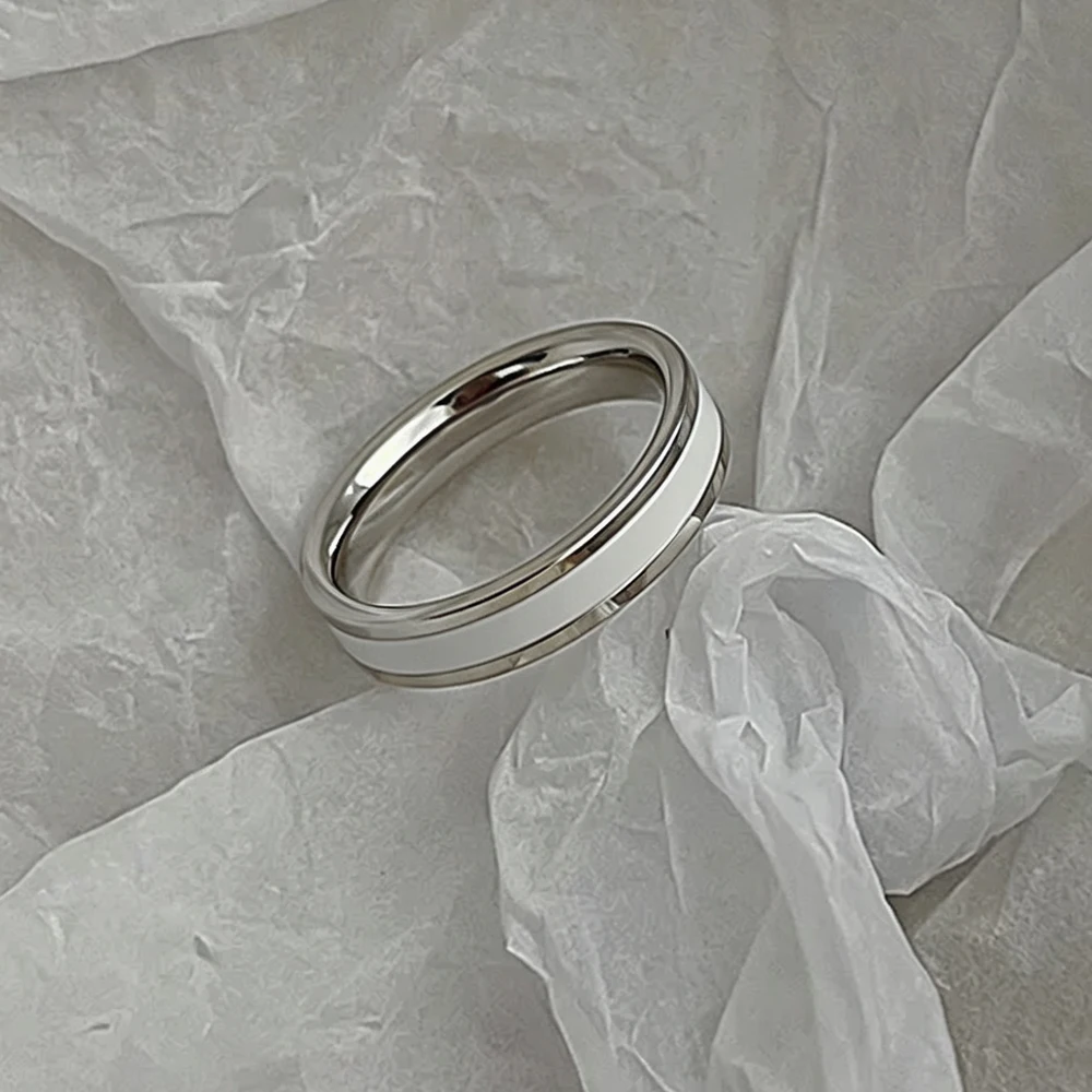 Women's Simple Black & White Imitation Shell Couple's Ring