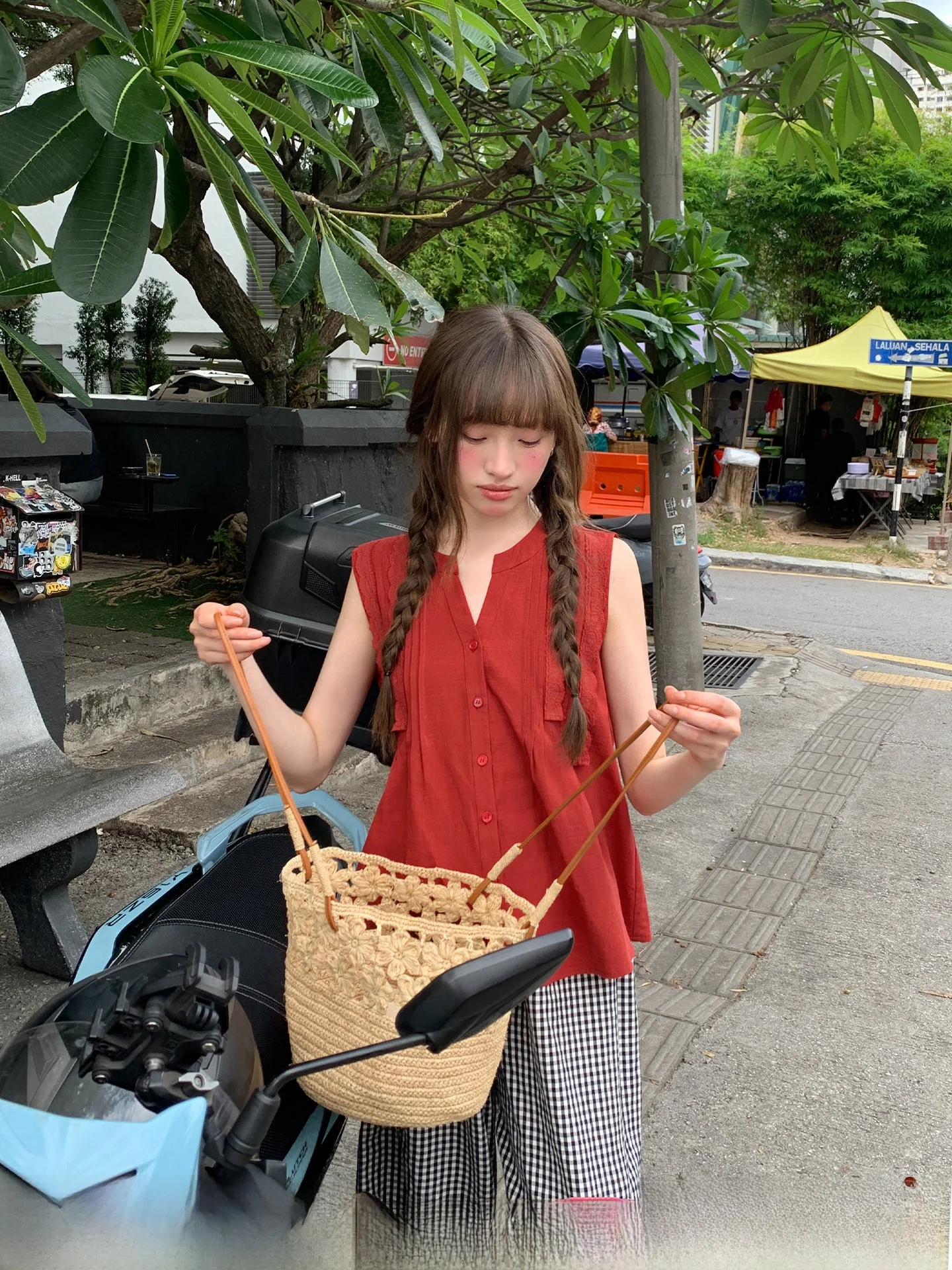 

Red V-neck Ruffle Hem Loose Cannon Shirt Summer Lazy Style Unique Design Sensation Top Women's Fashion Artistic Loose Fit Shirt