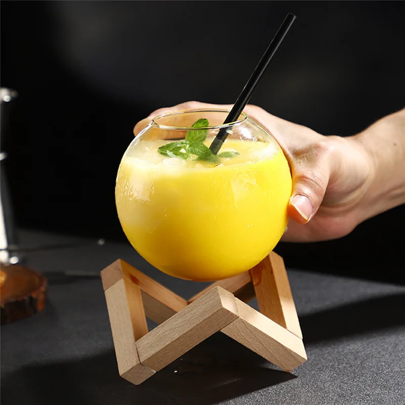 

475ml Clear Moon Cocktail Glass With Wood Stand Unique Shape Bar Glassware Drum Drink Cup Ronud Ball Cocktail Cup Smoothie Bowl