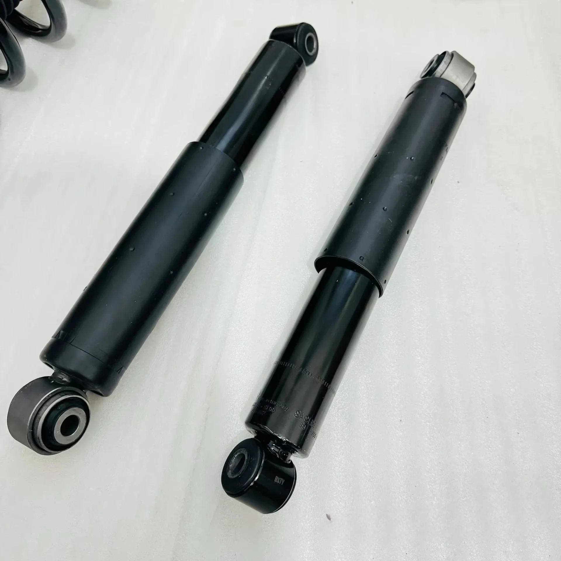 Suspension d'amortisseur avant pour Mercedes W447 classe V