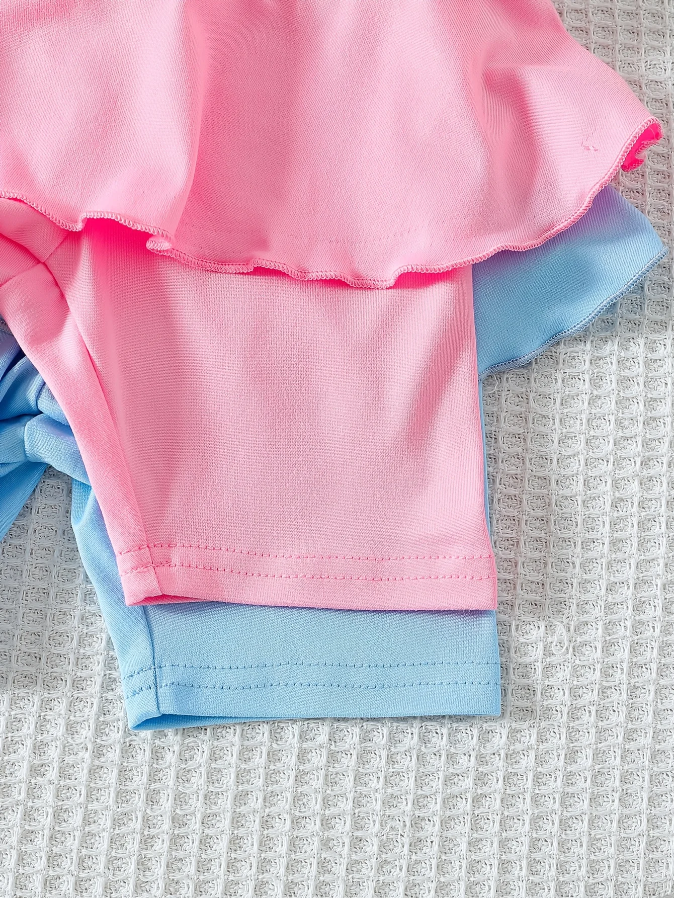 Dwuczęściowe szorty-spódniczka dla niemowląt na wiosnę/lato, wygodne, urocze, imitacja dwóch części, zestaw 2 sztuk (na wyjścia) – prezent na Walentynki/urodziny dla dziewczynki