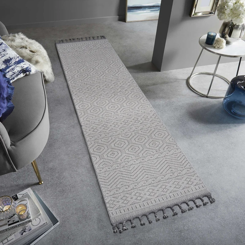 

NAAR Guros Collection 2X8 White / Geometric Indoor / Outdoor Runner Rug
