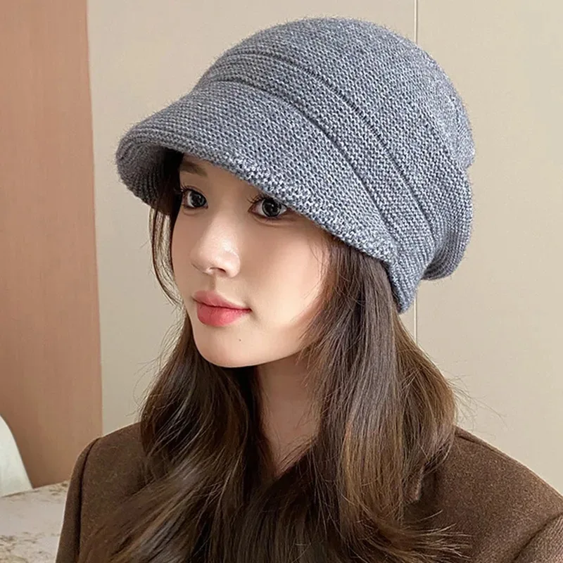 

Comfortable Solid Color Knitted Earflap Hat Yarn Material Warm Design Pullover Hat Minimalist Women's Beanies Winter Warm