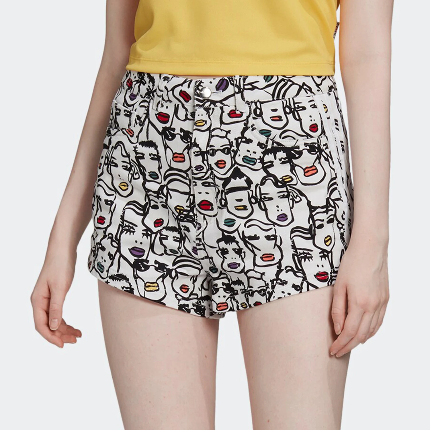 

Женские спортивные шорты Adidas Genuine Originals HIGHLIGHT SHORT FL4144