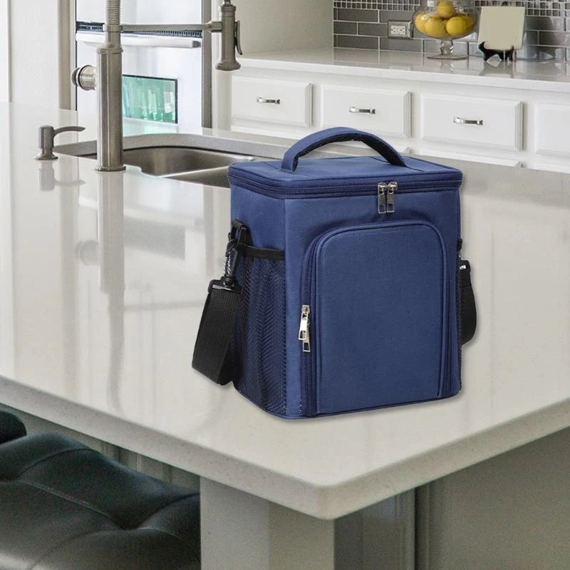 

Trendy Lunchbag with Shoulder Strap for Easy Carrying and Temperature Control