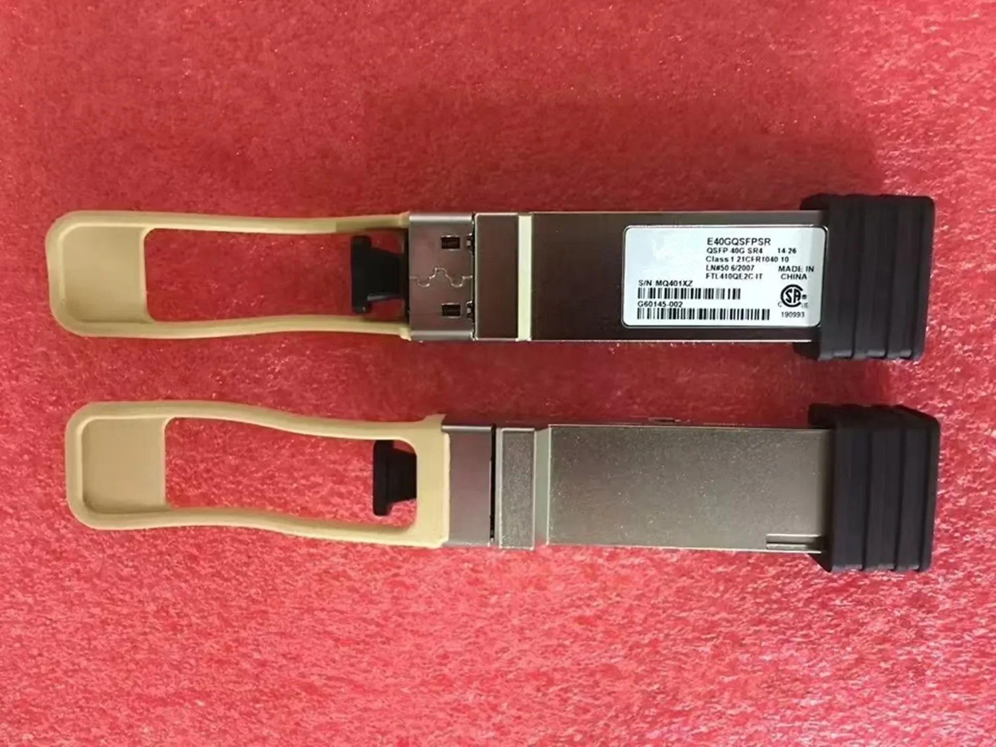 1個入り-qsfp-40gbトランシーバー-e40gqsfpsr-ftl410qe2c-it-qsfp-40g-sr4-40g-850nm-150m-mtp-mpoトランシーバー-40g-qsfpトランシーバー