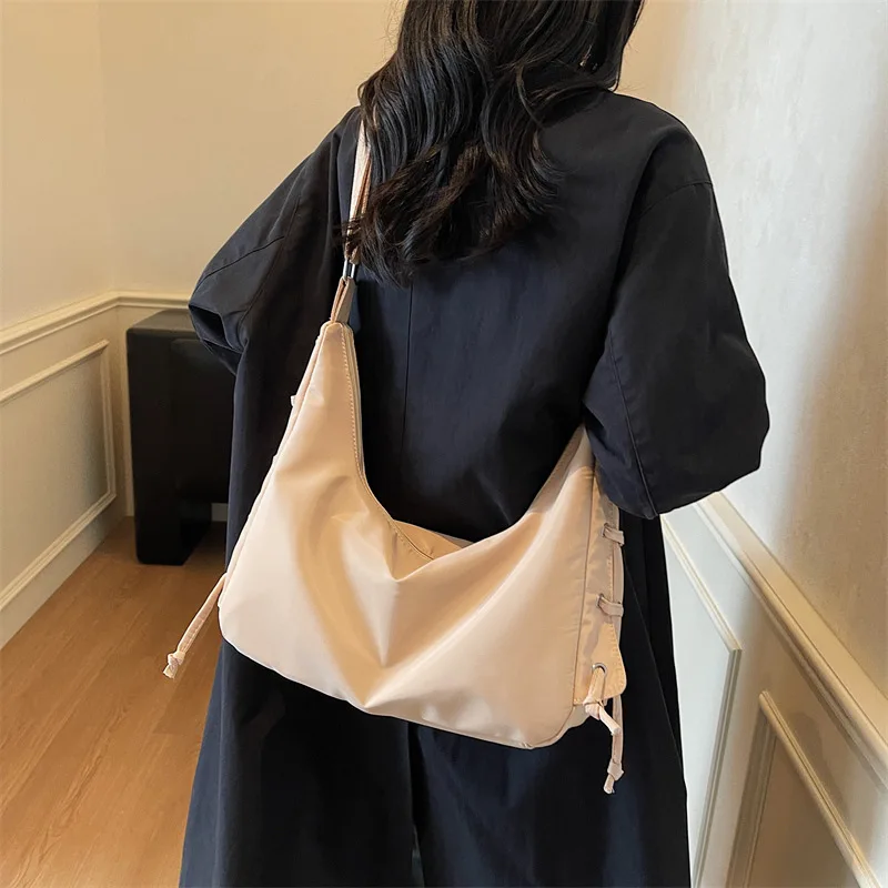 

Стеганая женская сумка через плечо 2025 года, минималистичный слинг с верхней ручкой и внутренним карманом для ежедневного использования, поездок на работу и путешествий ​