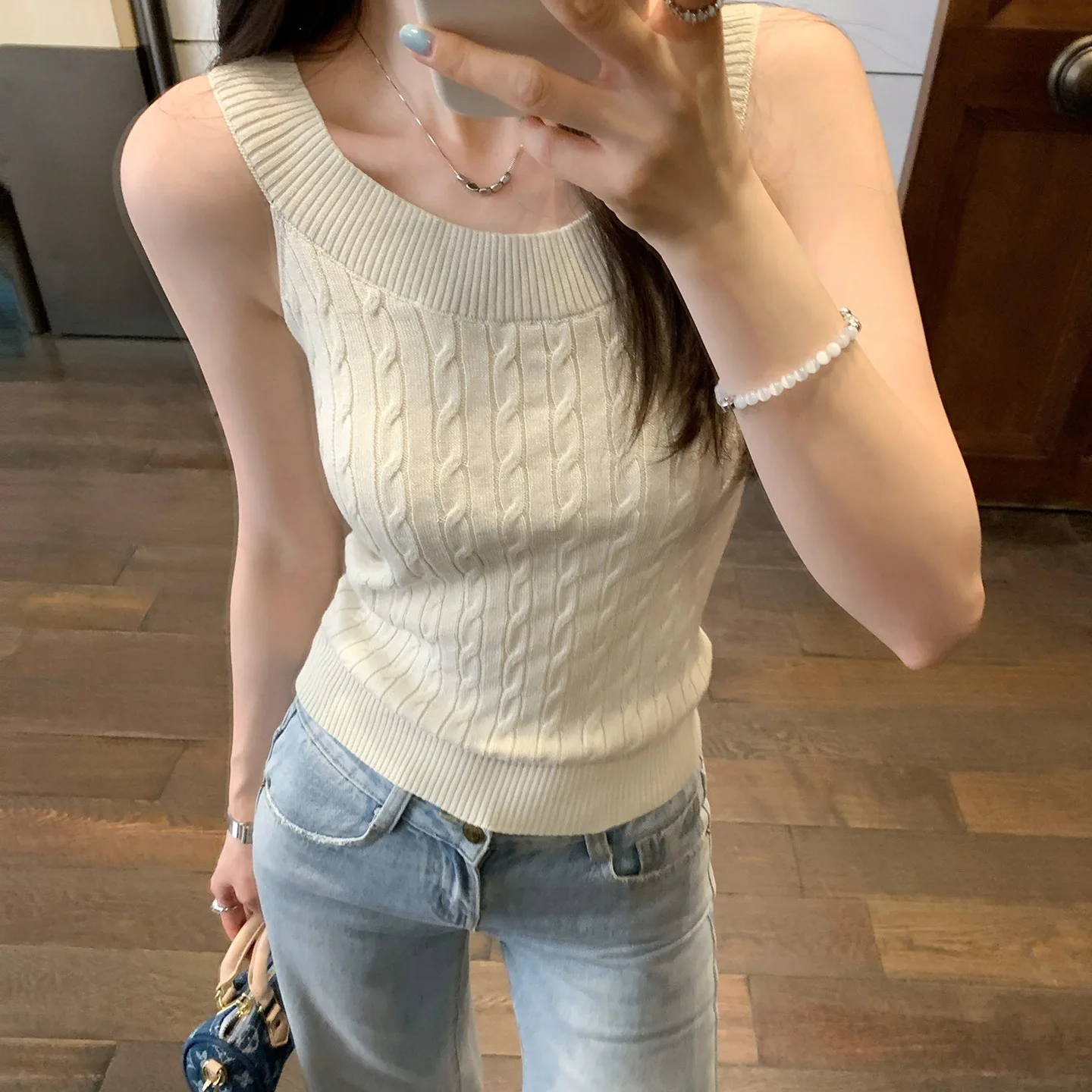 2026 Summer New Beautiful Twist Sleeveless Knitted Vest Women Slim-Fitting Slimming Off-Shoulder Short Top