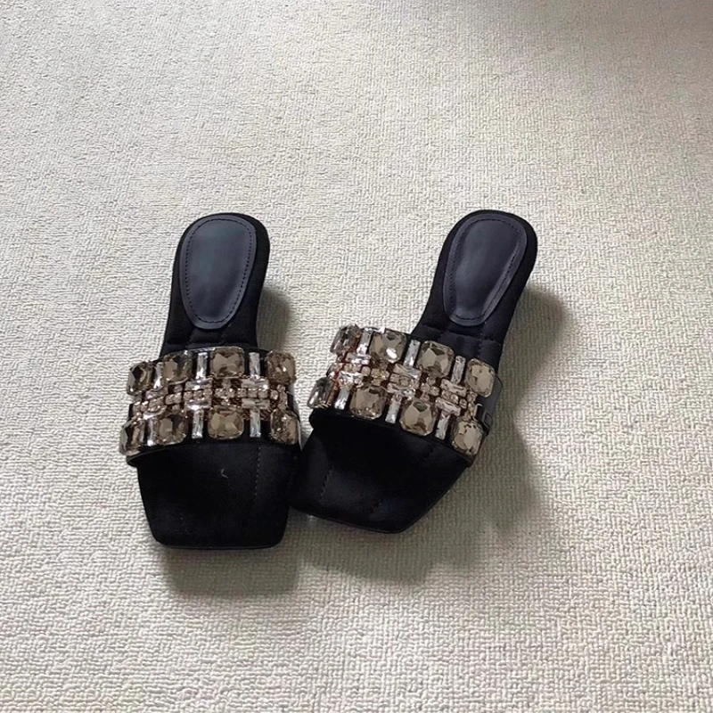 2025 New Shoes for Women Summer Outdoor Peep Toe Modern Slippers Solid Rhinestone Square Heel Advanced Sense Women's Slippers