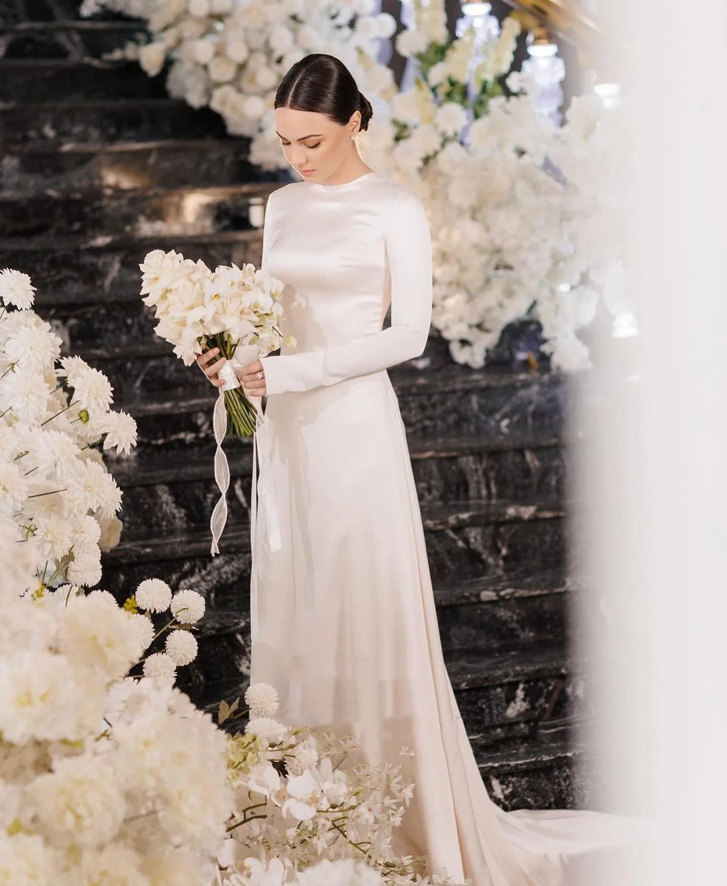 

Flavinke Modest Muslim Wedding Dresses For Bride High Neck Long Sleeves Sweep Train Formal Bridal Gowns Party Wedding Gowns