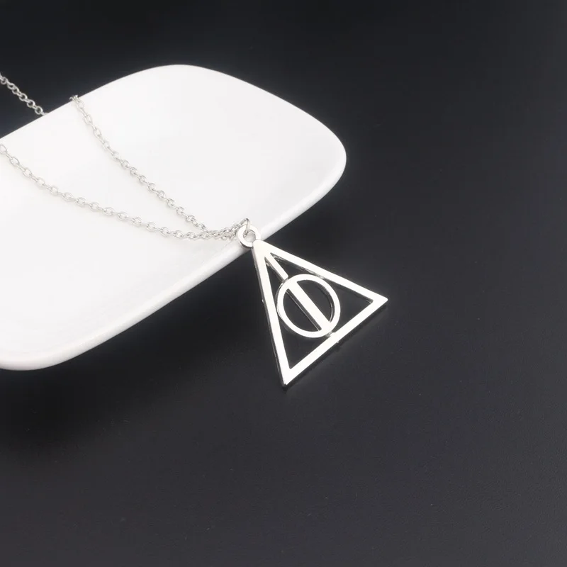 Harries Horcrux Pendant Keychain Chocolate Frog Hogwarts Magic School Badge Sorting Hat Broomstick Cosplay Necklace for Fans Jew