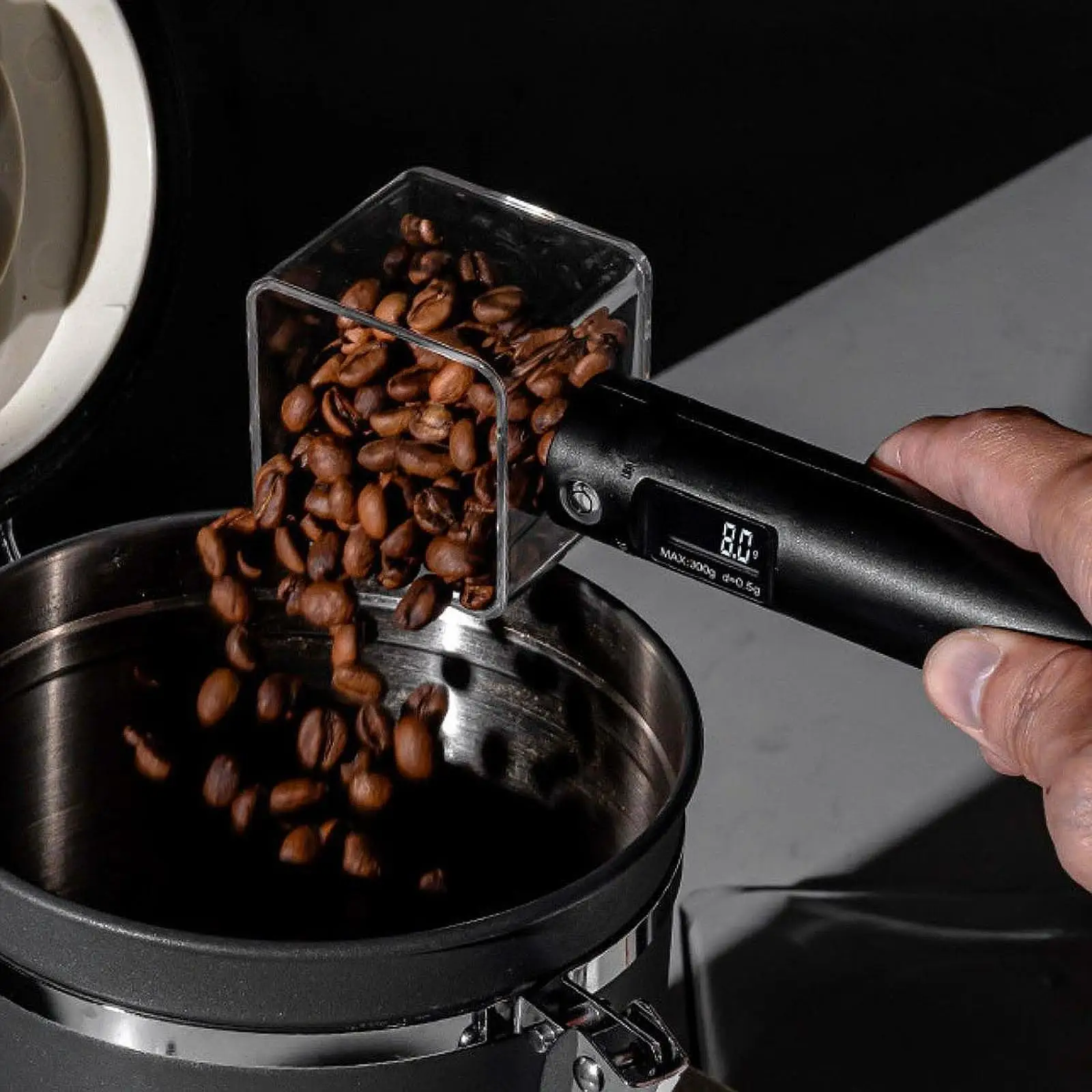 

0.5g-300g Electronic Gram Measuring Spoon Scale with USB Charging LCD Display for Kitchen Food Preparation