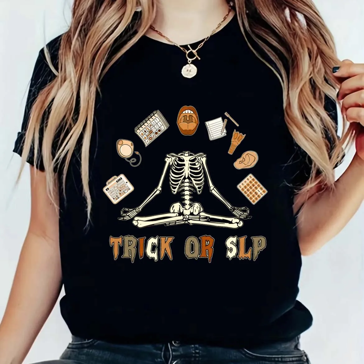 Halloween New Cotton Style 90s Fashion Short Sleeve Casual T-shirt Summer Printed Skull Pumpkin Pattern Basic Black T-shirt.