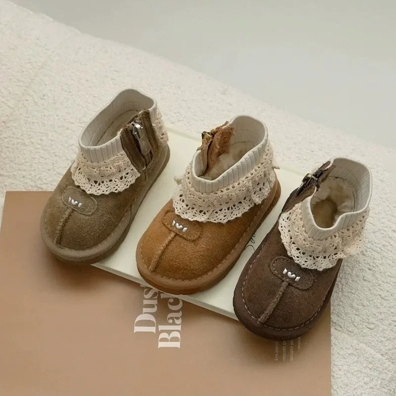 

2025 детские повседневные короткие сапоги для девочек, новая зимняя модная нескользящая универсальная кружевная обувь в корейском стиле с мягкой подошвой